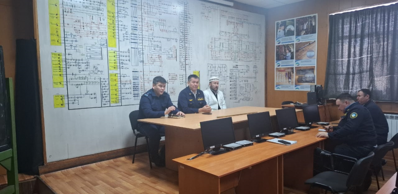 «Иса молла» мешітінің имамы теміржолшыларымен кездесті