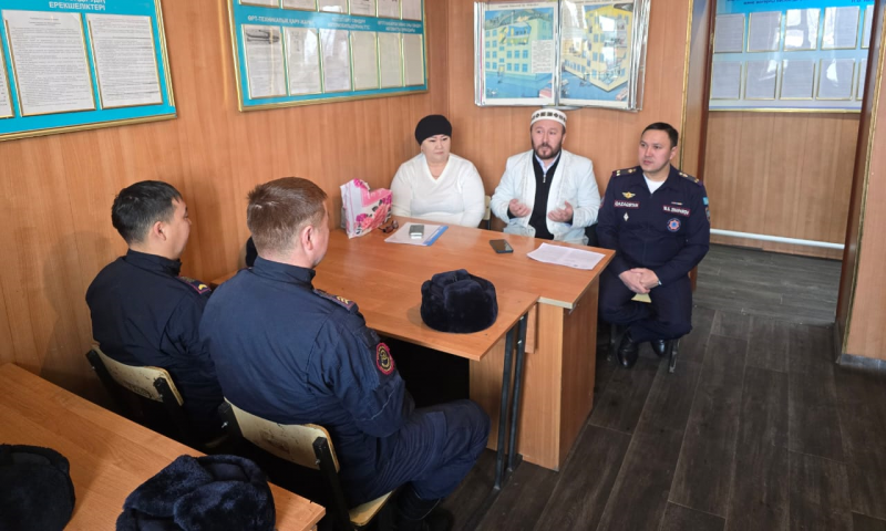 «Иса молла» мешітінің имамы өрт сөндірушілермен кездесті