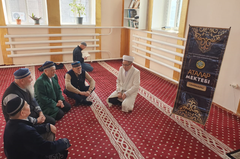 «Нұр» мешіті: Аталар мектебі – тәрбие негізі