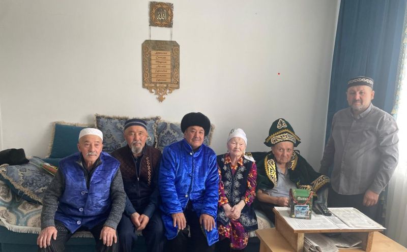 «Жанғұтты би» мешіті ардагерлерді құттықтады