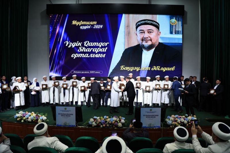 Қарағанды: «Qamqor Sharapat» орталығының директоры ҚМДБ «Үздік Qamqor Sharapat орталығы» аталымымен марапатталды