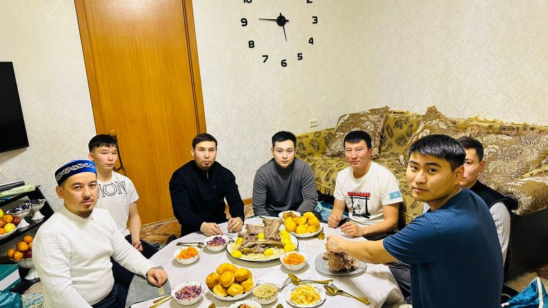 «Әлихан Бөкейхан» мешітінің имамы жастармен жүздесті