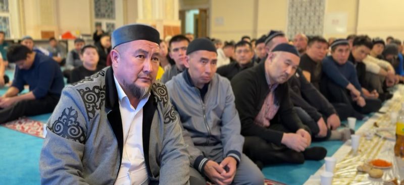 Әнет баба мешітінің жамағаты Миғраж түнінде бас қосты