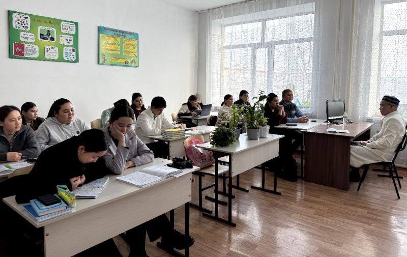 Мұсылманның сипаты:  «Нұр» мешітінің имамы студенттермен кездесті