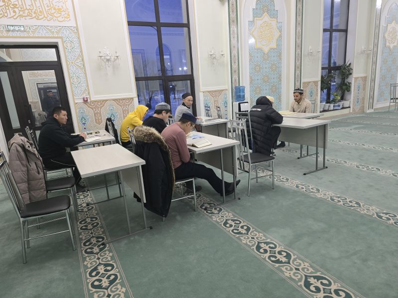 «Төлеутай ата» мешітінде таңғы Құран дәрістері өтіп жатыр