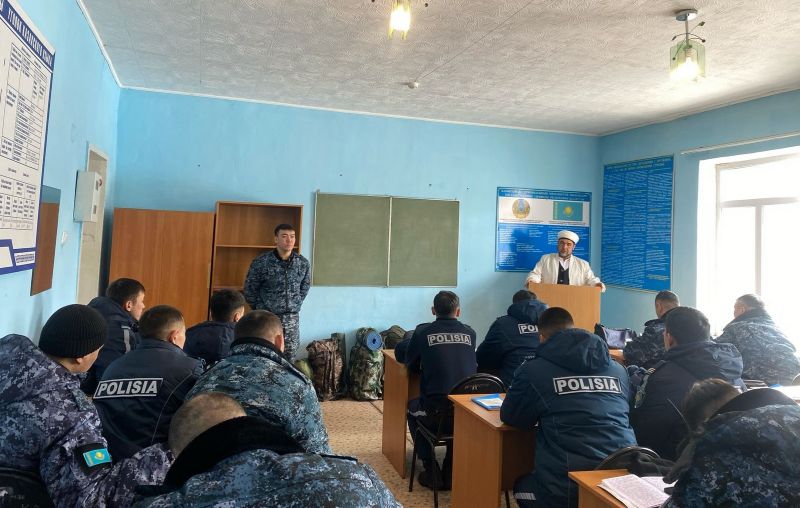«Әлихан Бөкейхан» мешітінің наиб имамы полицейлерге суицидтің алдын алу жолдарын түсіндірді