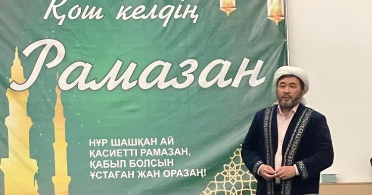 «Бұқар Жырау» мешітіндегі ауызашарда наиб имам уағыз айтты