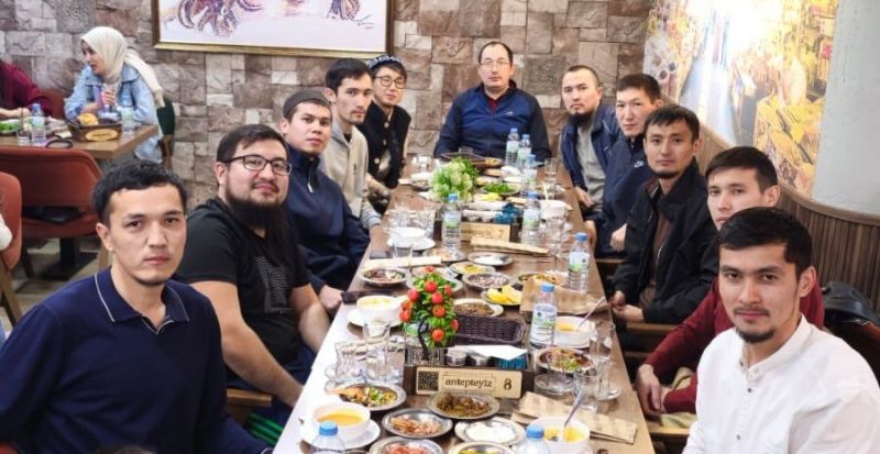 «Төлеутай ата» мешіті Түркиядағы қазақстандық студенттерге ауызашар берді