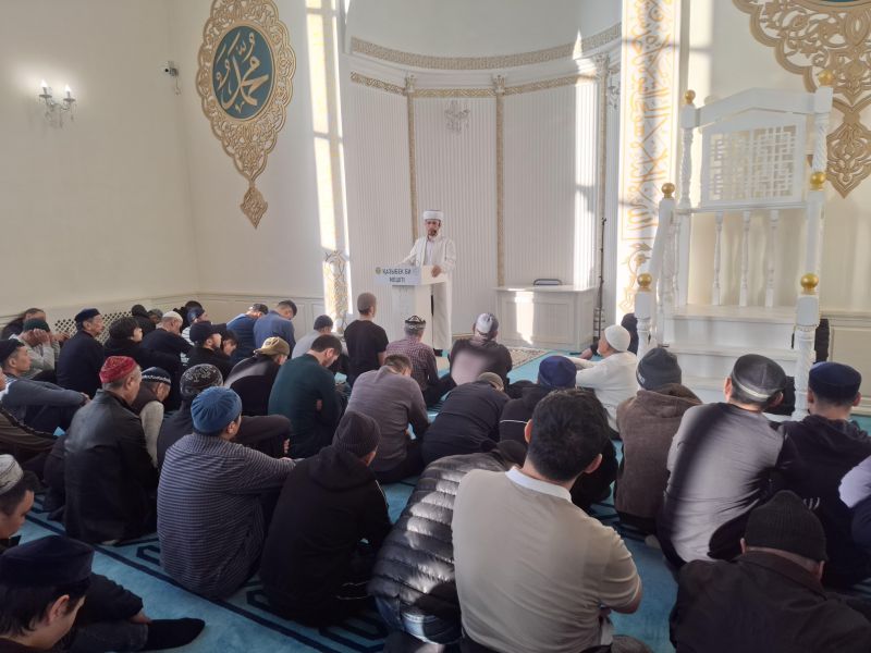 Қазыбек би мешітінде Ораза Айт намазы оқылды