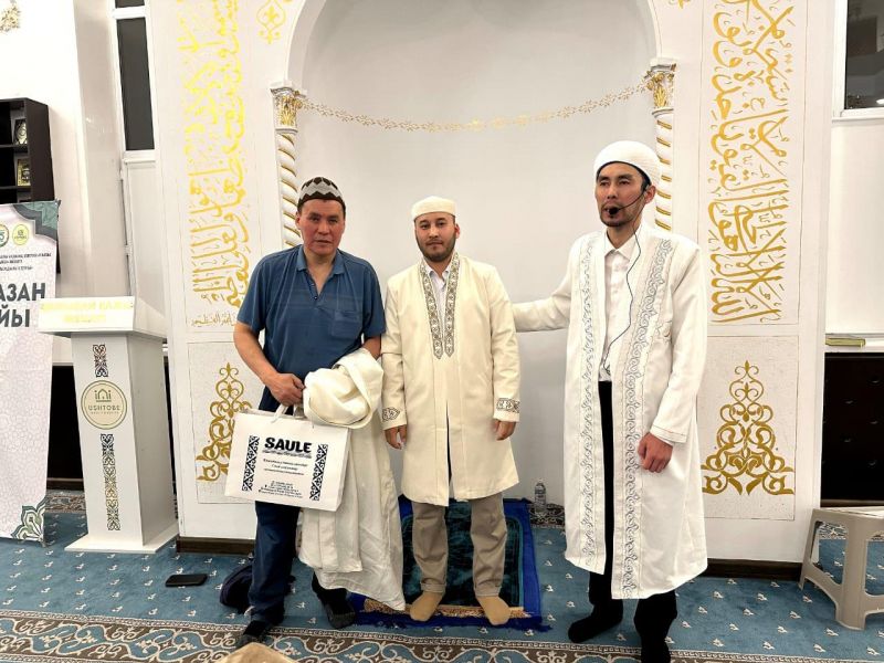 Қажыбай қажы мешітінде Құран хатым дұғасы оқылып, Қариға құрмет көрсетілді!