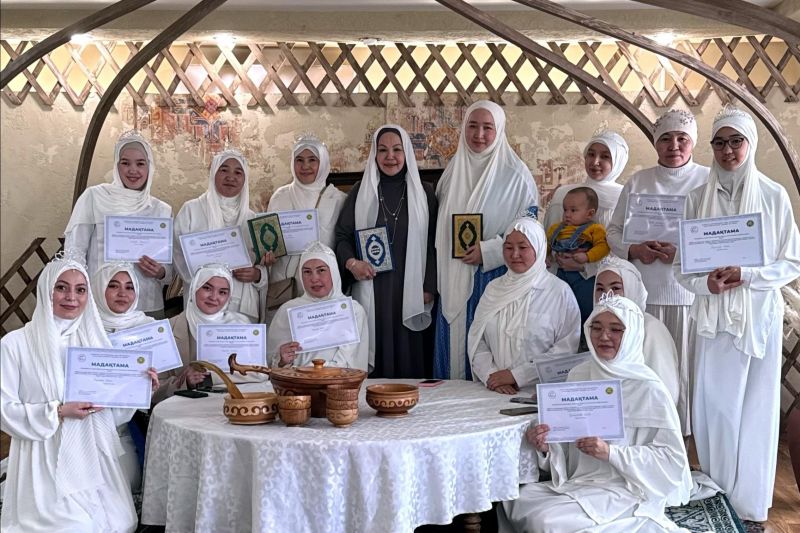 Құранға түскен шәкірттерге «Тәж кигізу» рәсімі өтті