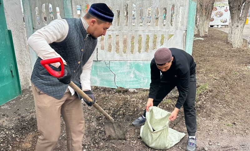 «Бала қажы» мешітінде «Таза Қазақстан» акциясы жалғасын тапты