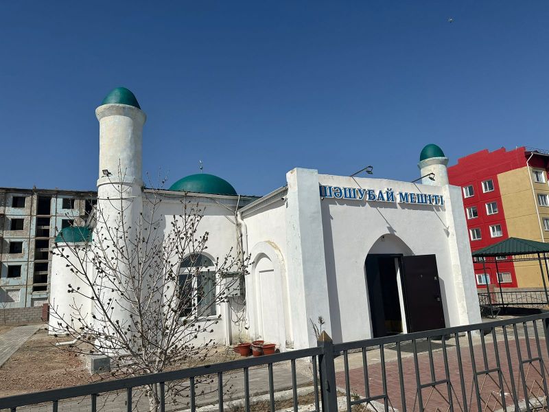 Шашубай кенті мешітіне жаңа кілем төселді