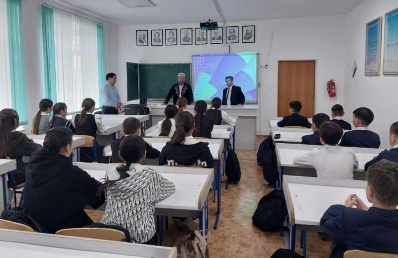 Ағадыр кенті мектебінде оқушылармен кездесу өтті