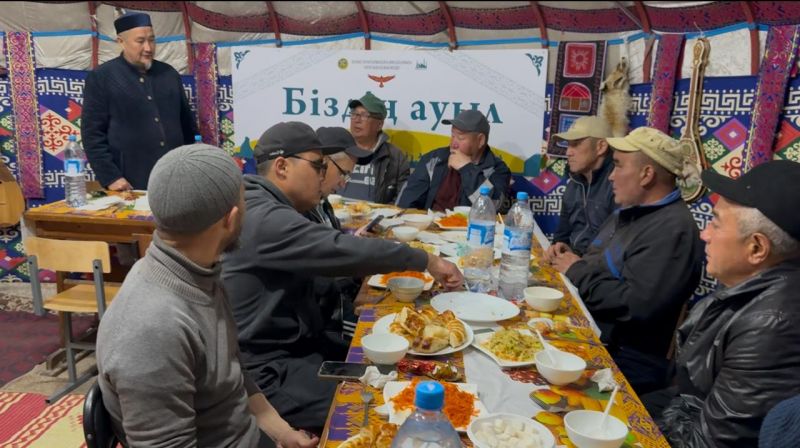 Жұмысшылар жылында еңбек ұжымына құрмет көрсетілді