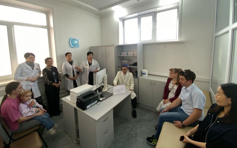 Шахтинск қалалық «Нұр» мешітінің имамы медицина қызметкерлерімен кездесу өткізді