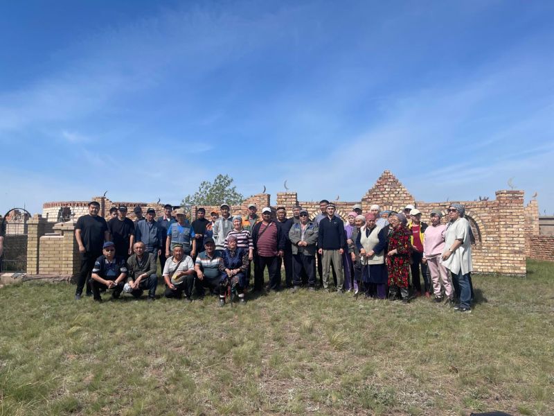 Қарабас кентінде қорымның айналасы тазартылды