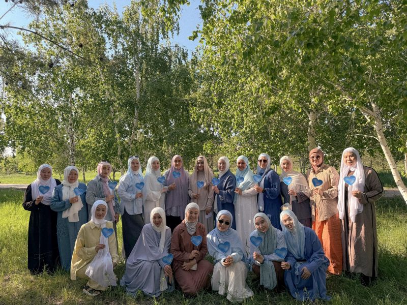 «Әнет баба» мешітінің шәкірттері Құран хатым дұғасын оқуға бас қосты.
