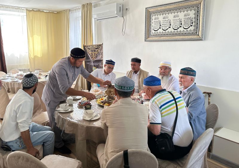 Шахтинск қаласында аталар мен әжелер мектебінің өкілдері бас қосты