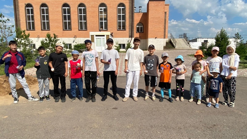 «Жастар ісі» секторы балаларға айттық үлестірді