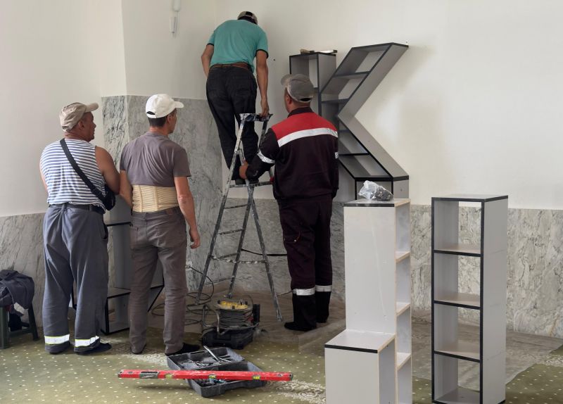 «Әл-Ғаффар» мешітінде кітап сөрелері орнатылды