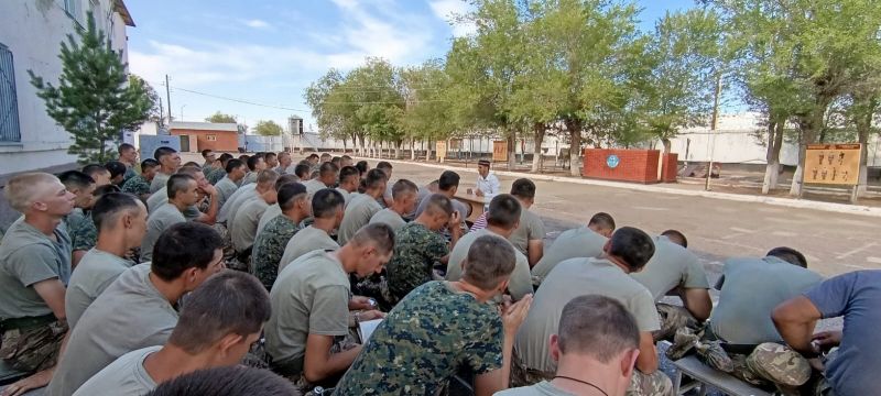 Қарабас мешітінің имамы әскери бөлімде суицидтің алдын алуды насихаттады 