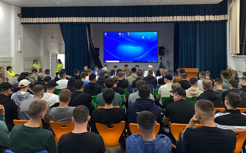 Шахтинск қаласында әскери қызметкерлермен рухани кездесу өтті