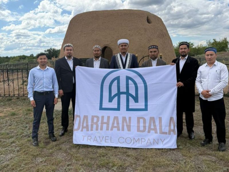 ДАРХАН ДАЛА: ИГІЛІК БИ ӨТЕПҰЛЫ МАЗАРЫ ЗИЯРАТ ЕТІЛДІ