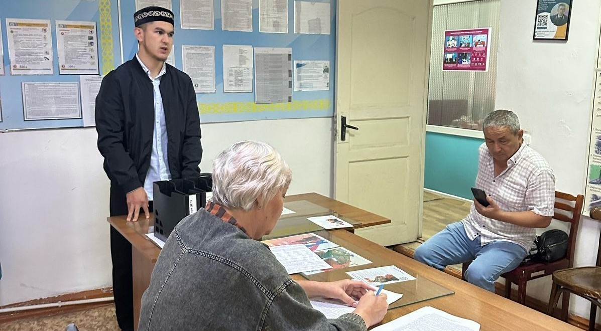 Қарабас кентінің имамы теміржолшылармен кездесті
