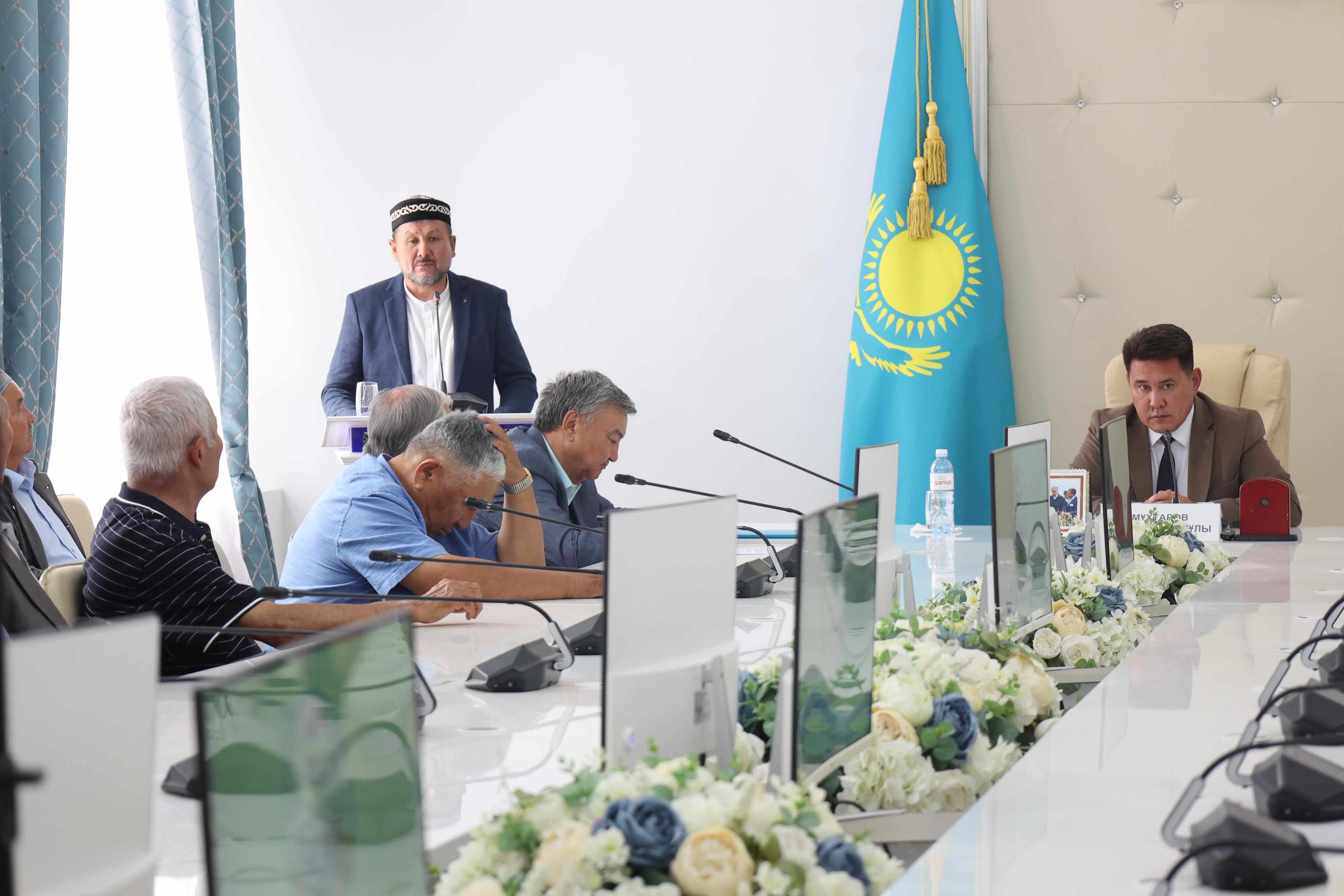 Шет ауданы: Конституция күнінде діни мәселелер талқыланды