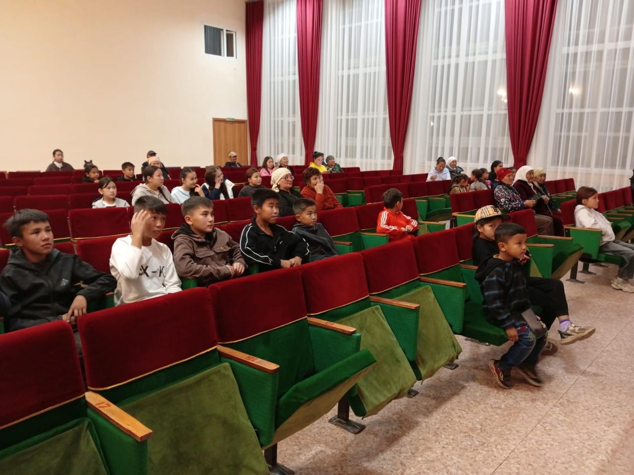 Қарқаралы ауданында жастарға адал еңбек жайлы насихат айтылды