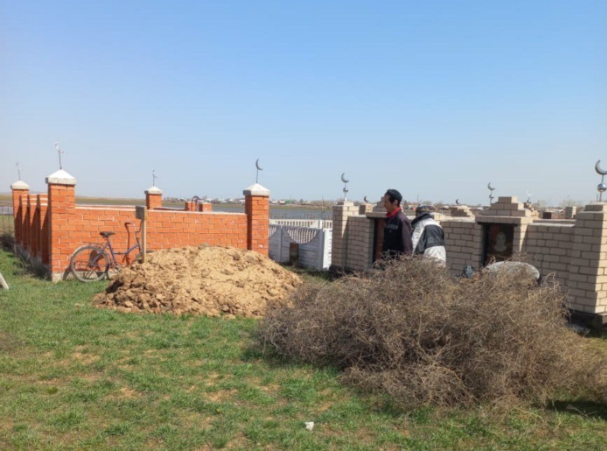 Бұқар Жырау ауданы: Зират басында сенбілік өтті