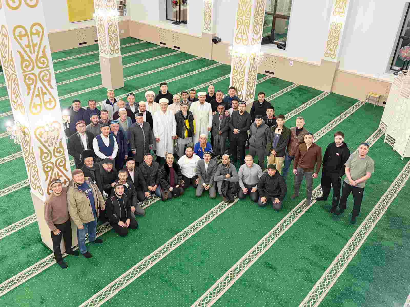 ҚАРАҒАНДЫ ҚАЛАЛЫҚ «БҰҚАР ЖЫРАУ» МЕШІТІНДЕ «ҮММЕТКЕ ҮЛГІ БОЛҒАН ӘЗ ПАЙҒАМБАР» АТТЫ МӘУЛІТ КЕШІ ӨТТІ