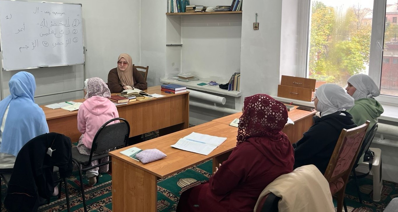 Саран қалалық мешітінде әйелдер жамағатына тұрақты дәрістер өтіп жатыр