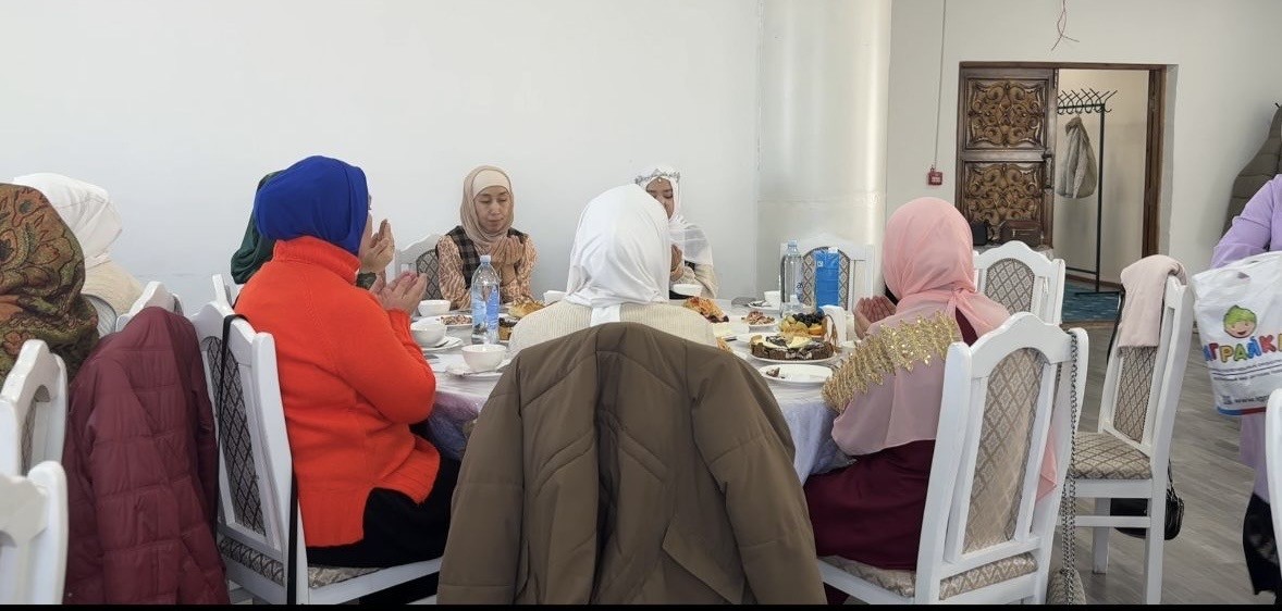 Құран жарысына жиналғандар дастархан басында бас қосты