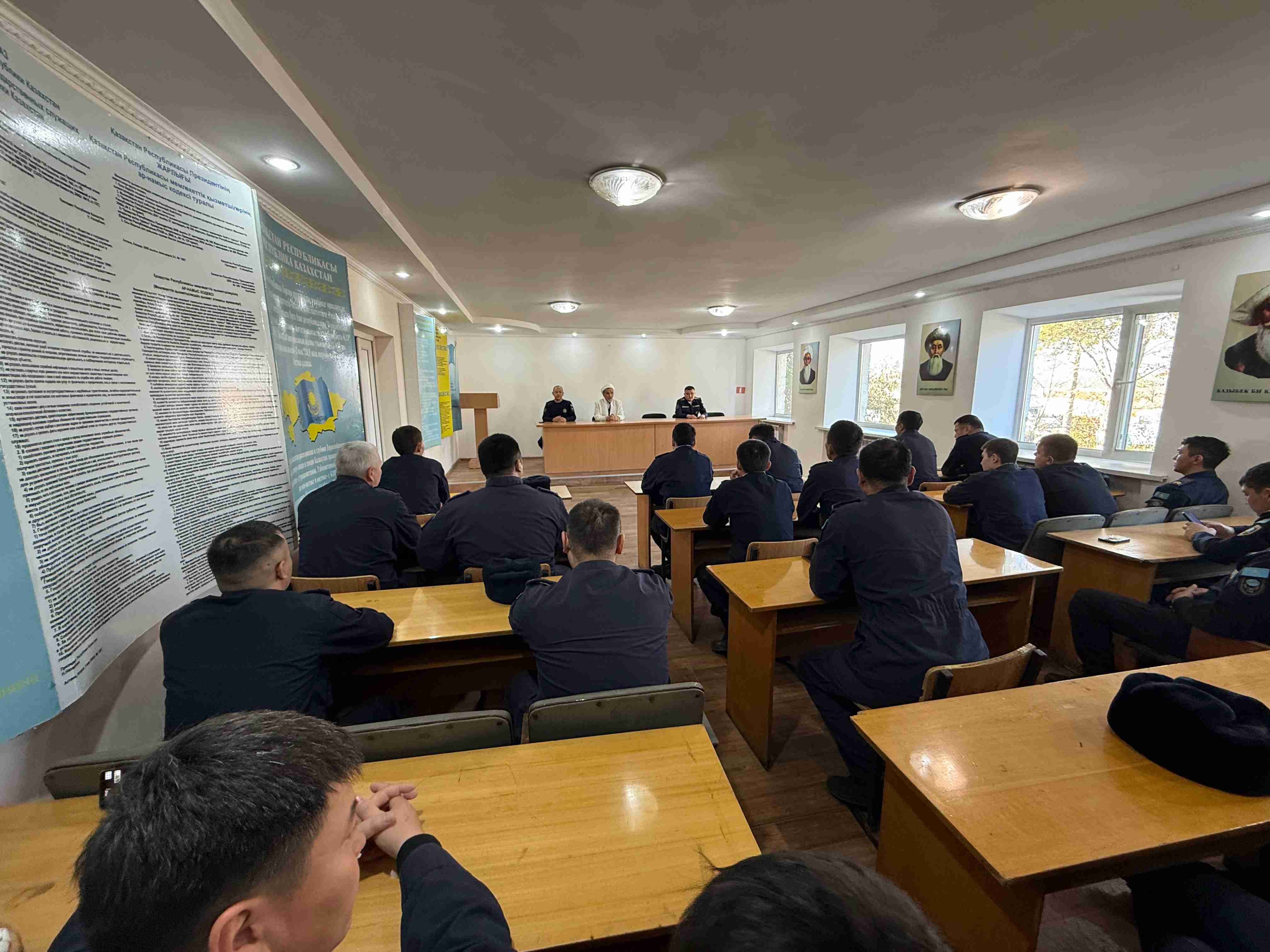 Жат ағымның алдын алу: ТЖ қызметкерлерімен кездесу