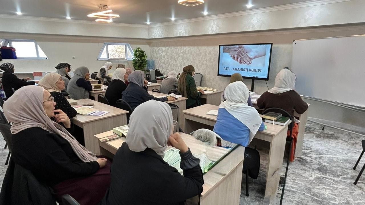 «Ата-ананың қадірі»: «Әл Машани» мешітінде тағылымды насихат жүргізілді