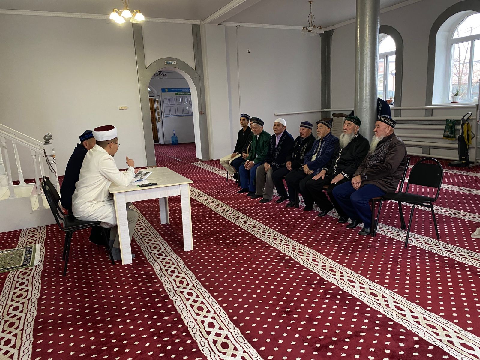 Шахтинск қалалық «Нұр» мешітінде қызметкерлердің жиыны өтті