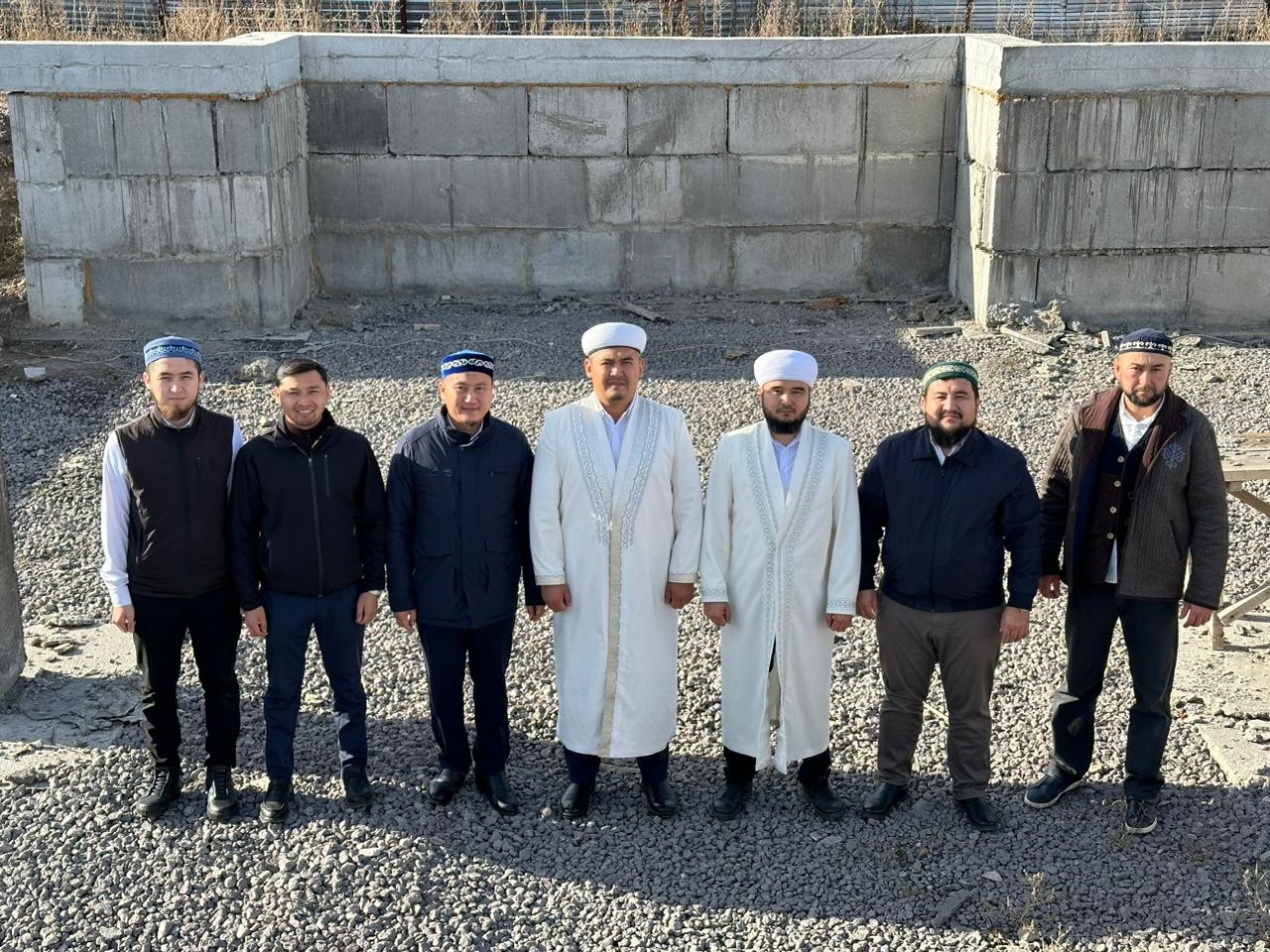 ОБЛЫС БАС ИМАМЫ ТЕМІРТАУДАҒЫ ЖАҢА МЕШІТ ҚҰРЫЛЫСЫМЕН ТАНЫСТЫ