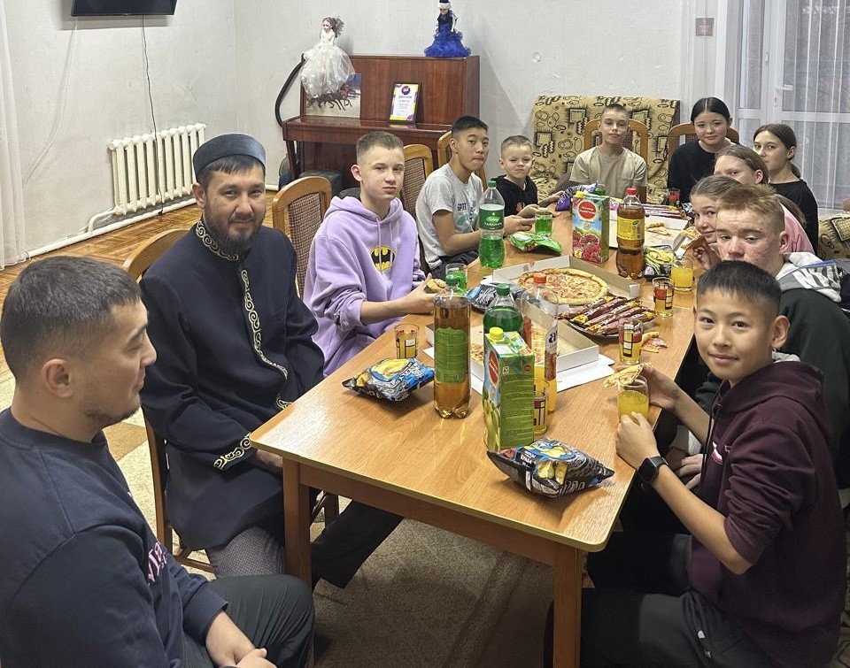 «Ерімбет ата» мешіті балалар үйіне барды