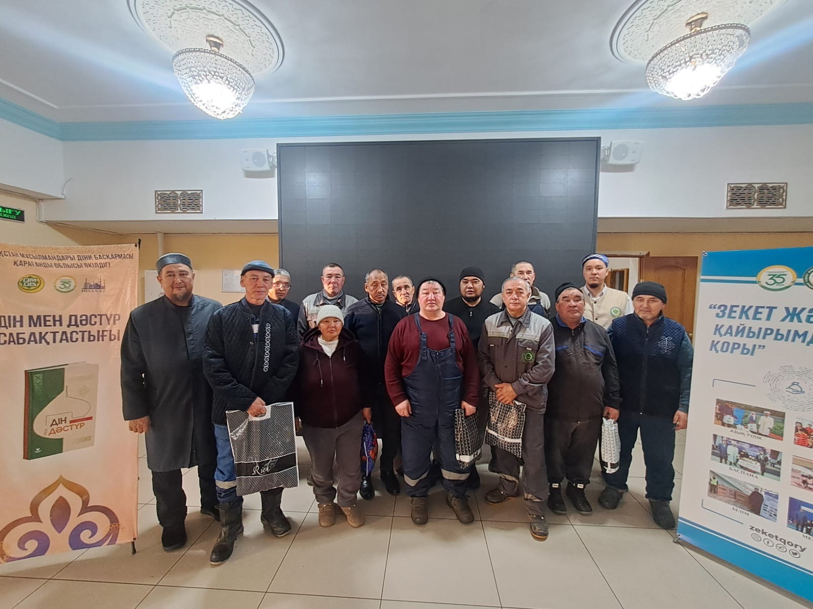 «Әнет баба» мешітінде еңбек адамдарына таңғы ас берілді