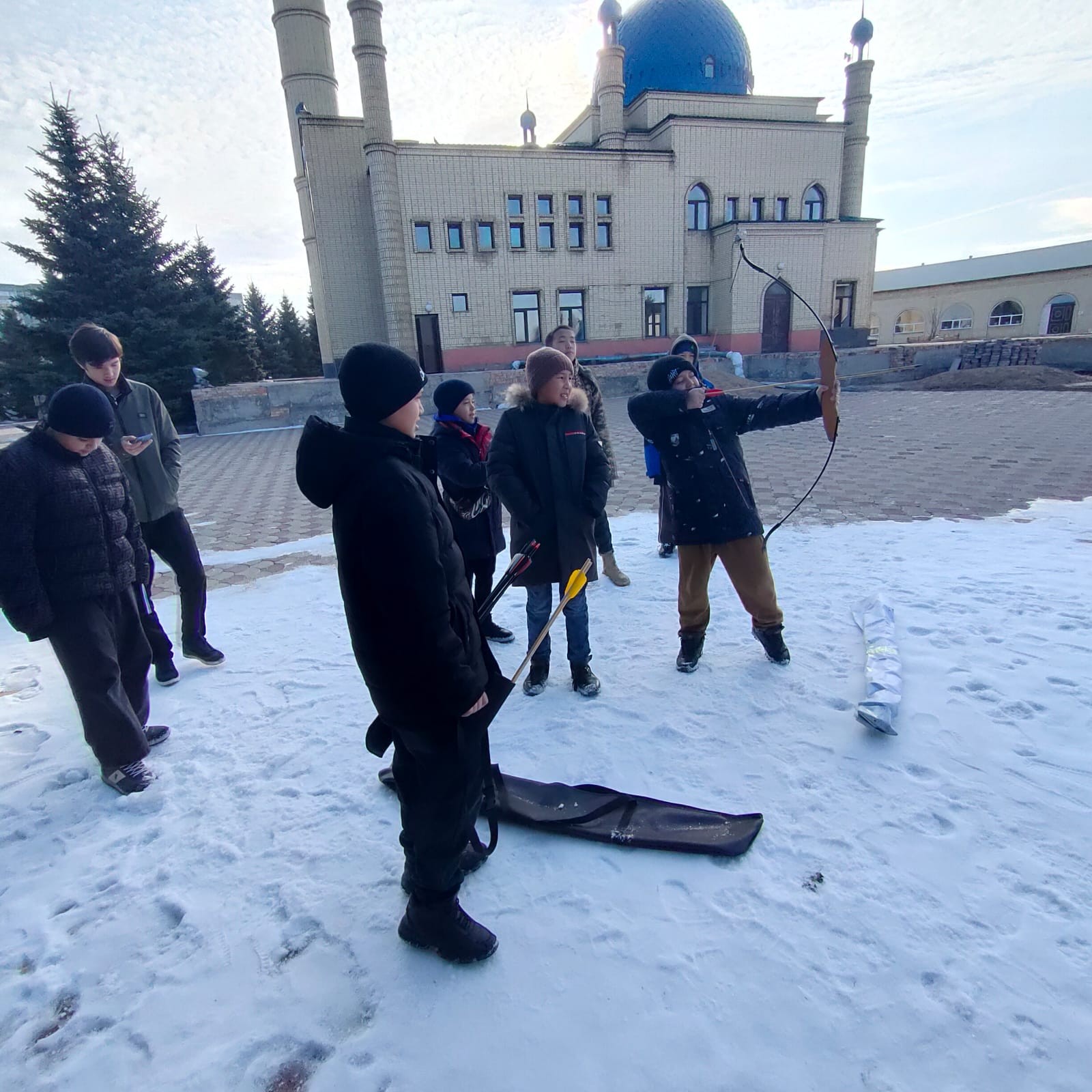 Теміртауда шәкірттер садақ атудан дәріс алды