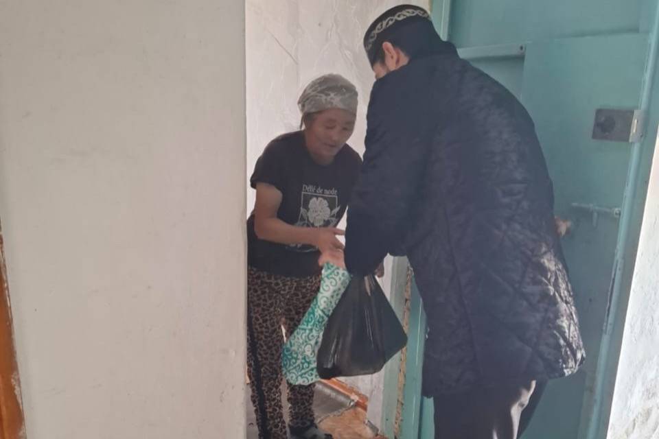 Қарабас кентінде мұқтаж отбасыларға азық-түлік таратылды