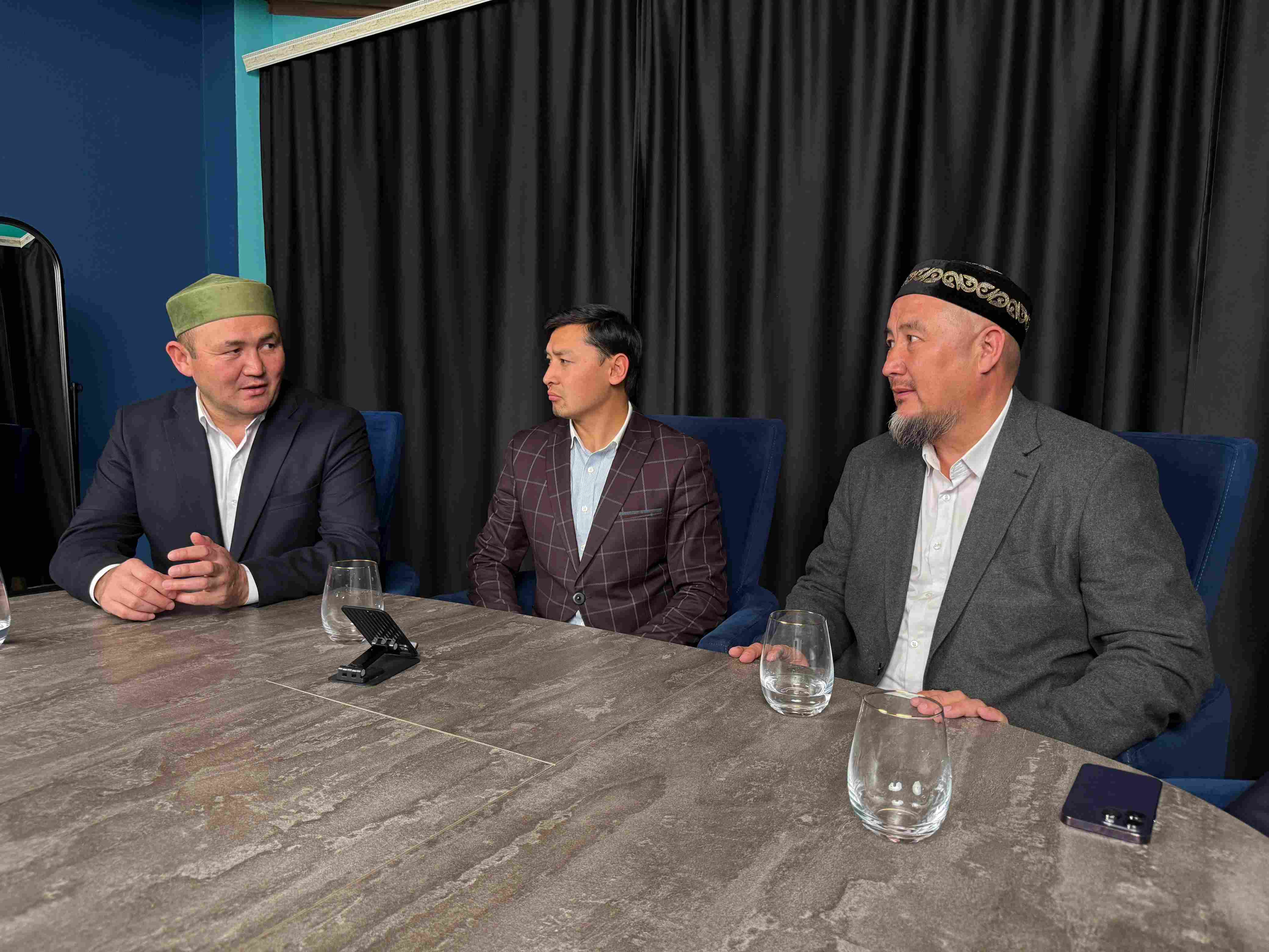 «Әнет баба» мешітінде  «Қамқор-Шарапат» орталығының қызметін талқылаған подкаст өтті