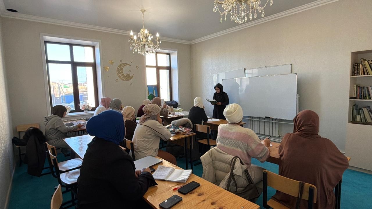 «Қазыбек би» мешітінде  діни дәрістер жалғасуда