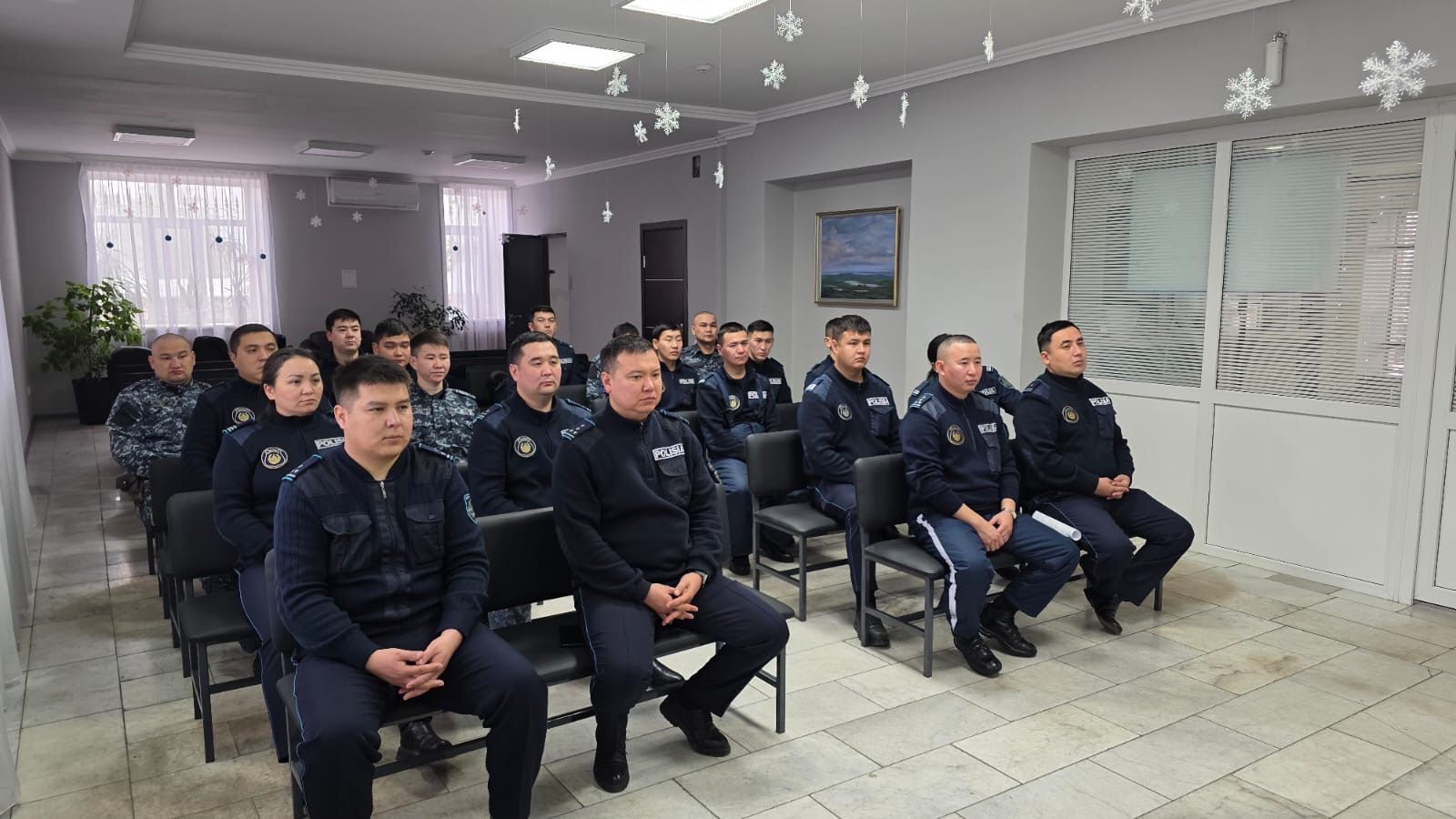 Полиция қызметкерлерімен жат ағымның алдын алу бойынша кездесу өткізді