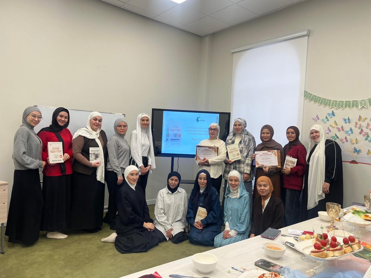 «Әл Ғаффар» мешітінде «Атом әдеттер» кітабы талқыланды