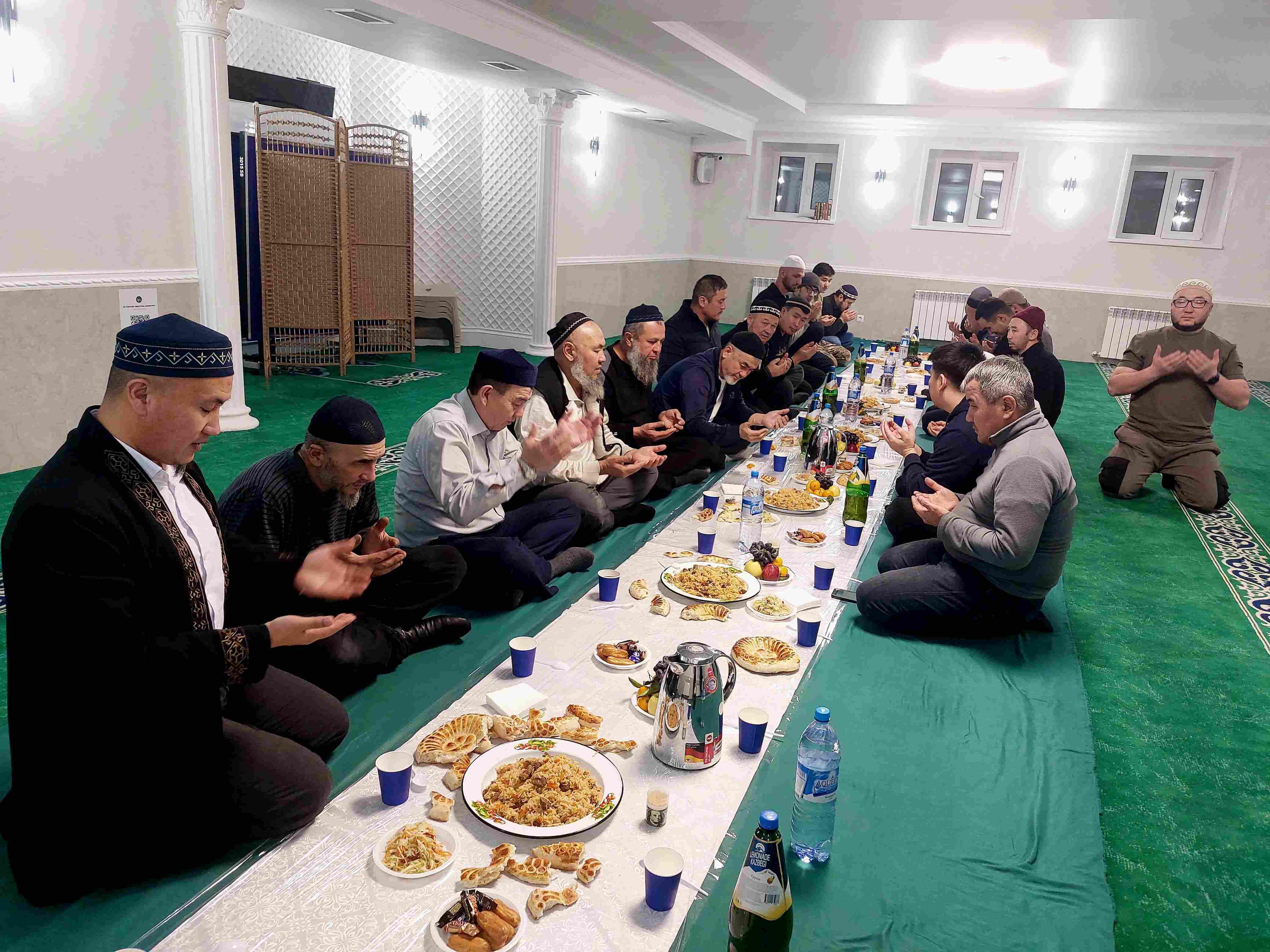 «Ар-Рахман» мешітінде бейсенбілік басқосу жалғасын тапты