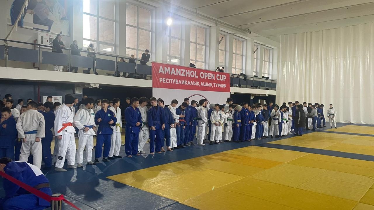 Бұқар Жырау ауданында қазақ күресінен сайыс өтті