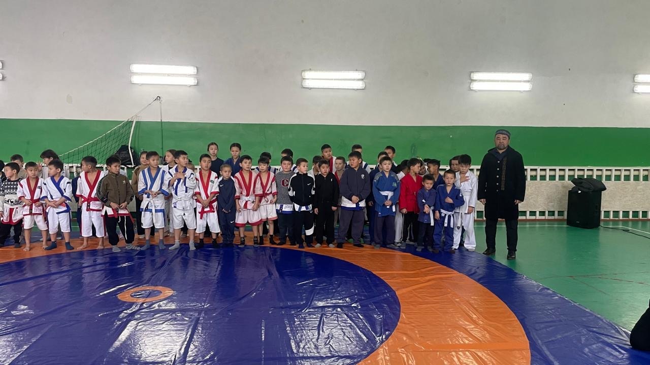 Тәуелсіздік күніне орай қазақ күресінен сайыс өтті